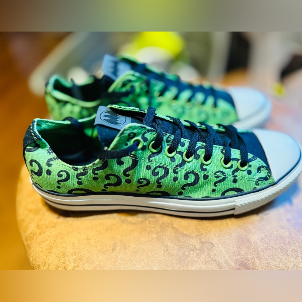 Converse Riddler/Batman shoes - Picture 3 of 4